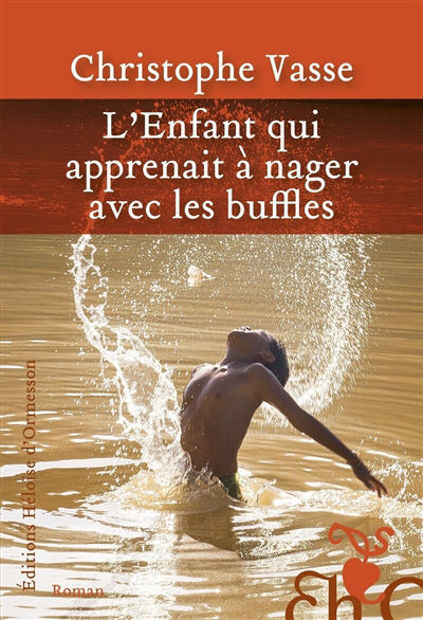 Image de L'enfant qui apprenait à nager avec les buffles